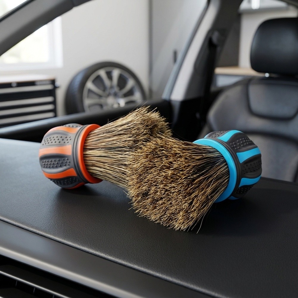 Dirt Brush Interior - فرشاة تنظيف داخلية للسيارات، مثالية لتنظيف